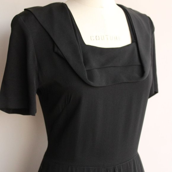 Vintage 1940s Dress / Black Rayon Dress With Shawl Collar, Front Peplum Shoulder - Picture 5 of 11